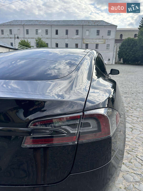Ліфтбек Tesla Model S 2016 в Луцьку