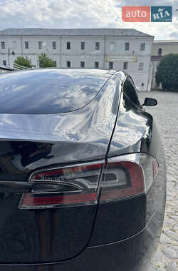 Лифтбек Tesla Model S 2016 в 
