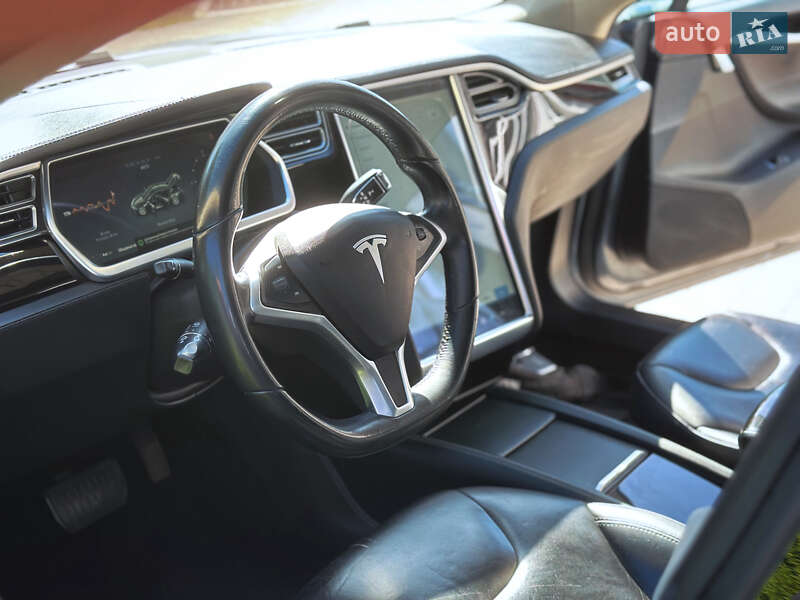 Лифтбек Tesla Model S 2014 в Николаеве