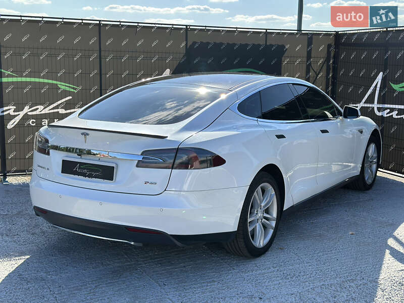 Лифтбек Tesla Model S 2013 в Киеве
