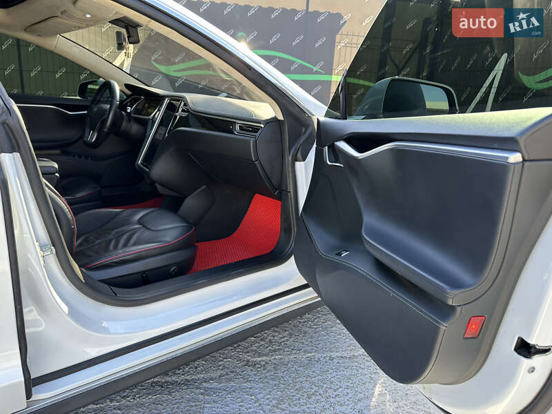 Лифтбек Tesla Model S 2013 в Киеве