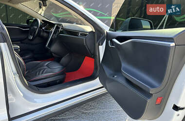 Ліфтбек Tesla Model S 2013 в 