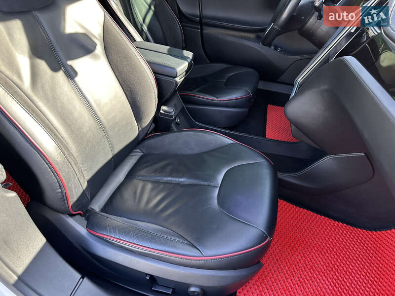 Лифтбек Tesla Model S 2013 в Киеве