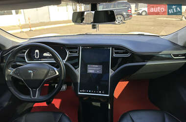 Ліфтбек Tesla Model S 2013 в 