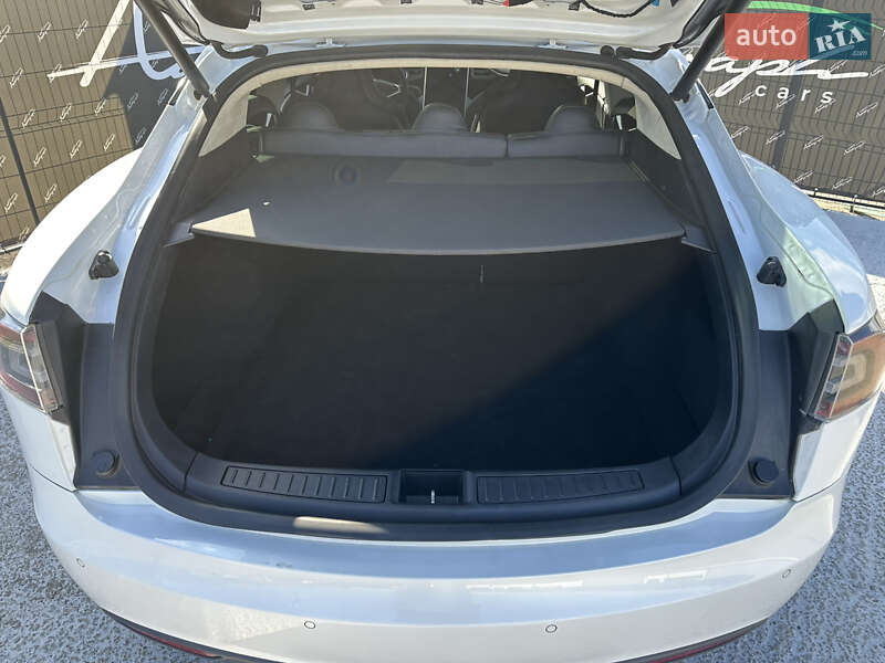 Лифтбек Tesla Model S 2013 в Киеве