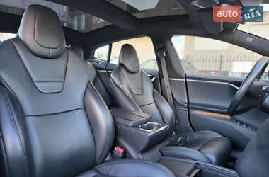 Лифтбек Tesla Model S 2017 в 