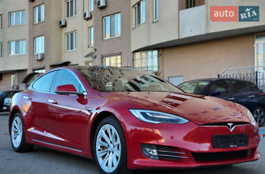 Ліфтбек Tesla Model S 2017 в 