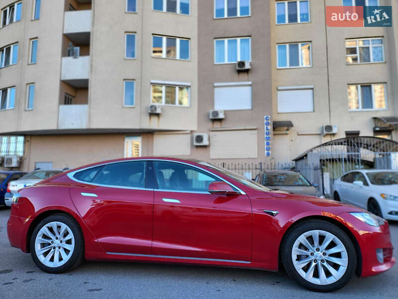 Ліфтбек Tesla Model S 2017 в Києві