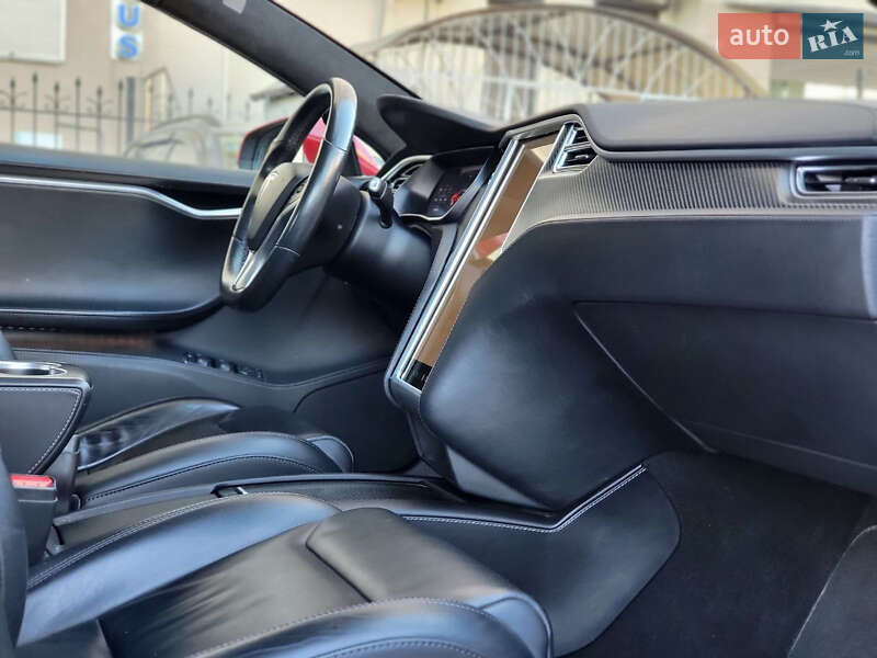 Ліфтбек Tesla Model S 2017 в Києві
