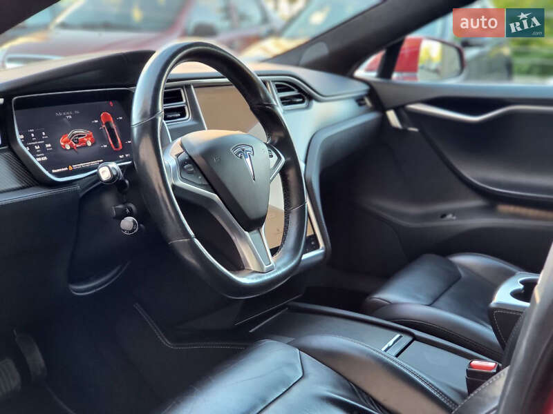 Ліфтбек Tesla Model S 2017 в Києві