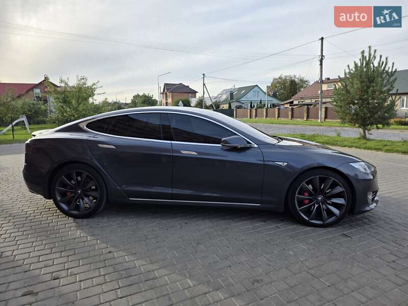 Лифтбек Tesla Model S 2016 в Владимире фото 4 Лифтбек Tesla Model S 2016 в Владимире