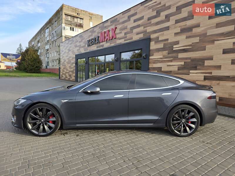 Лифтбек Tesla Model S 2016 в Владимире фото 8 Лифтбек Tesla Model S 2016 в Владимире