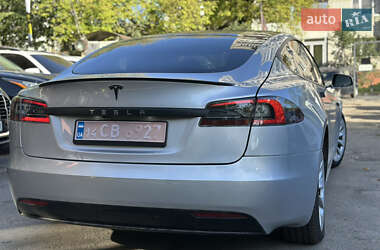 Лифтбек Tesla Model S 2017 в 