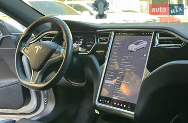 Лифтбек Tesla Model S 2017 в 