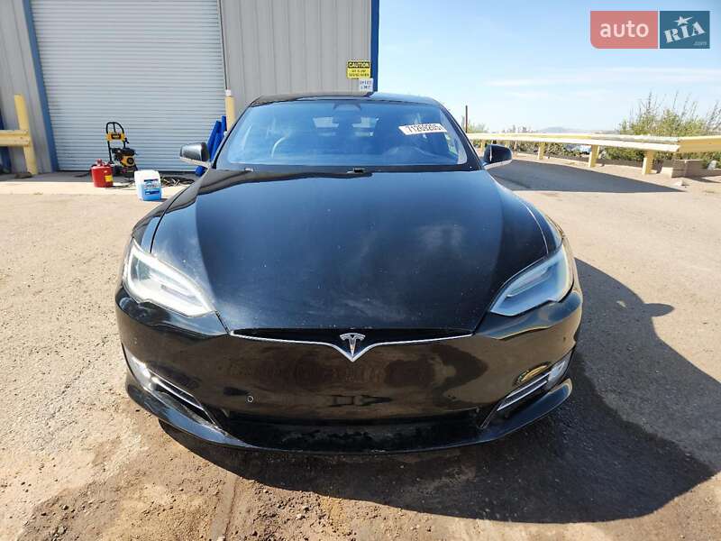 Лифтбек Tesla Model S 2020 в Ивано-Франковске