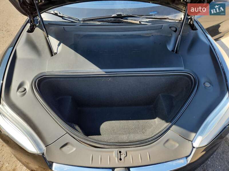 Лифтбек Tesla Model S 2020 в Ивано-Франковске