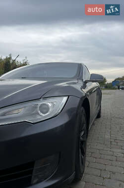 Ліфтбек Tesla Model S 2015 в 