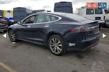 Лифтбек Tesla Model S 2013 в 