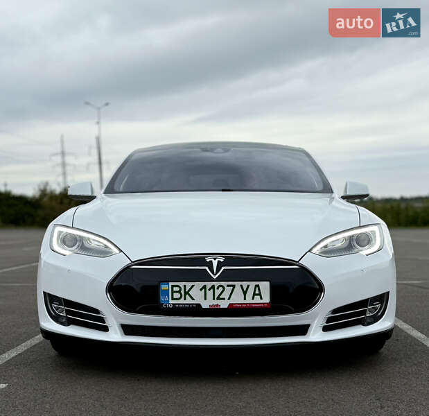 Tesla Model S 2016