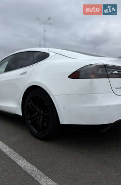 Ліфтбек Tesla Model S 2016 в 
