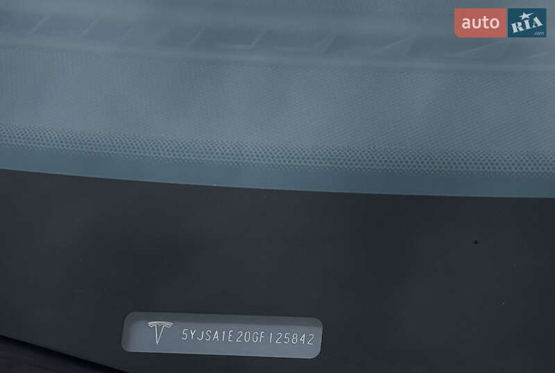 Ліфтбек Tesla Model S 2016 в Рівному