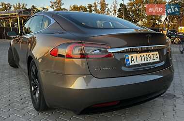 Лифтбек Tesla Model S 2016 в Киеве