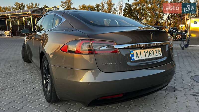 Ліфтбек Tesla Model S 2016 в Києві фото 12 Ліфтбек Tesla Model S 2016 в Києві