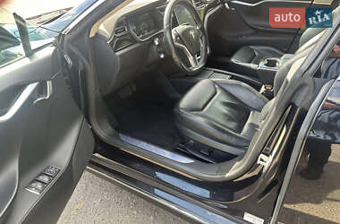 Лифтбек Tesla Model S 2015 в 