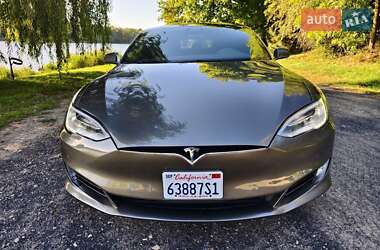 Лифтбек Tesla Model S 2016 в Ивано-Франковске