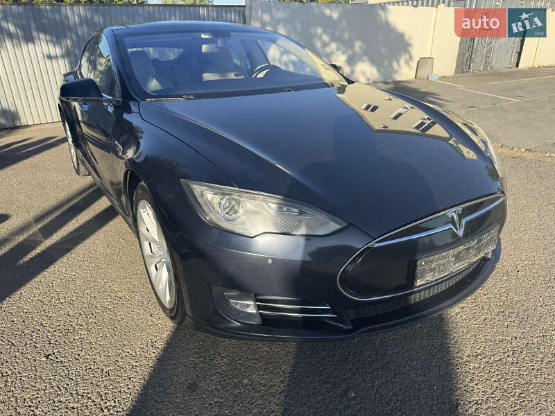 Ліфтбек Tesla Model S 2013 в Одесі