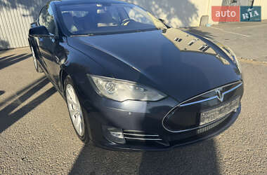 Лифтбек Tesla Model S 2013 в 
