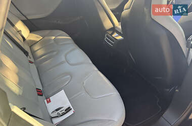 Лифтбек Tesla Model S 2013 в 