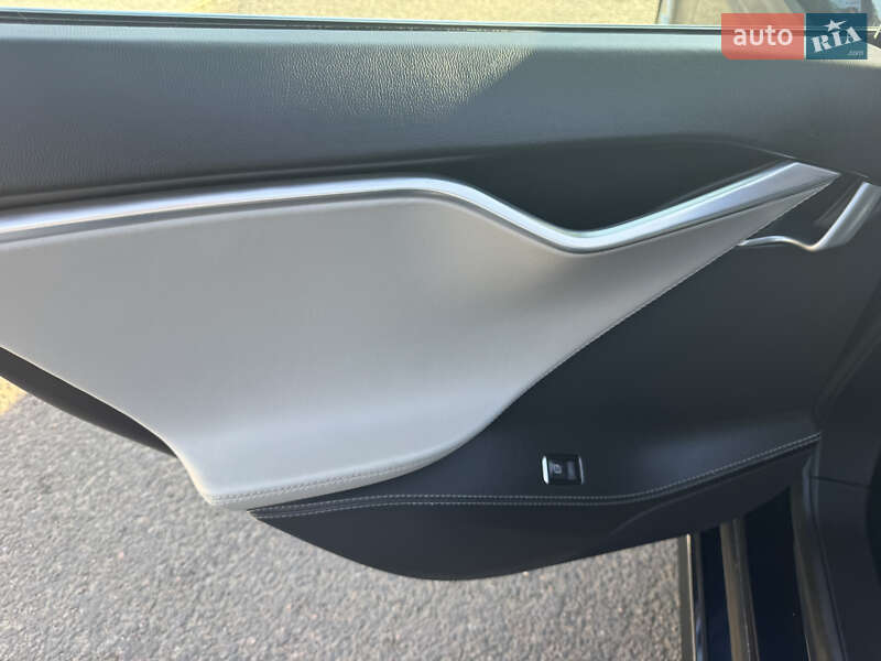 Ліфтбек Tesla Model S 2013 в Одесі