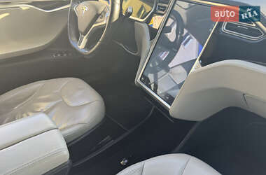 Лифтбек Tesla Model S 2013 в 