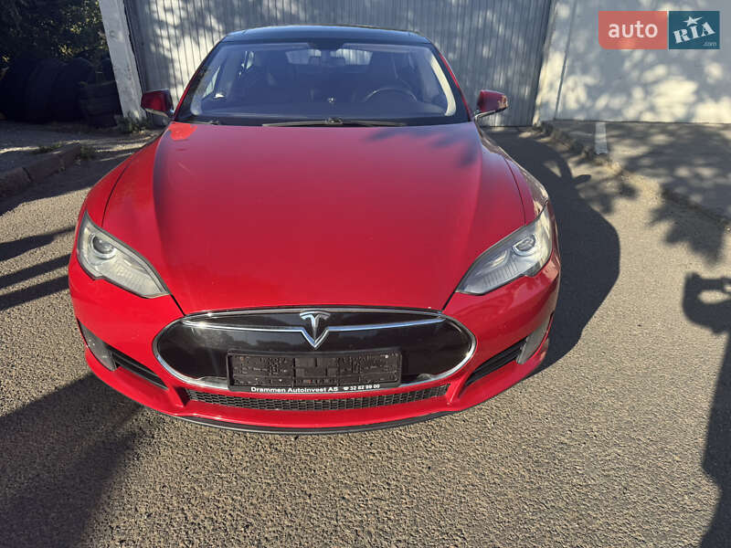Tesla Model S 2013