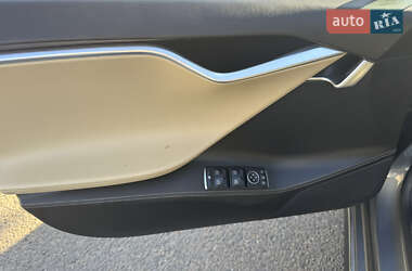 Ліфтбек Tesla Model S 2014 в 