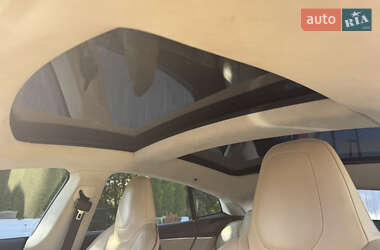 Ліфтбек Tesla Model S 2014 в 