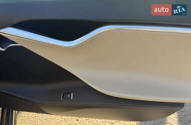 Ліфтбек Tesla Model S 2014 в 