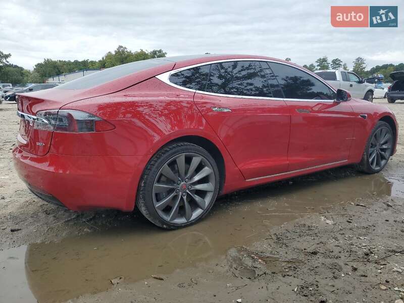 Лифтбек Tesla Model S 2017 в Киеве