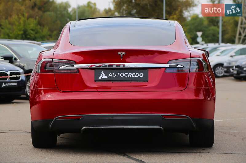 Ліфтбек Tesla Model S 2013 в Києві