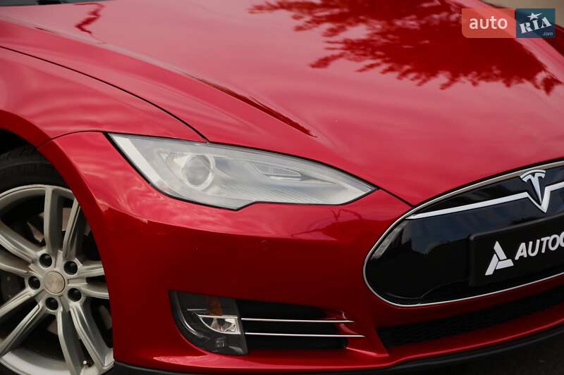 Ліфтбек Tesla Model S 2013 в Києві