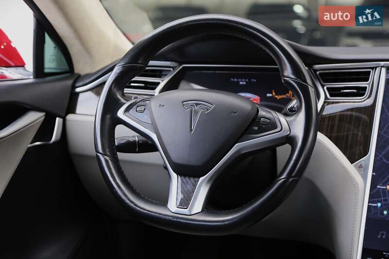 Ліфтбек Tesla Model S 2013 в Києві
