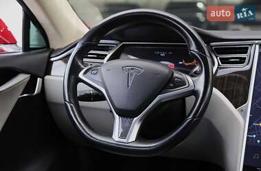 Ліфтбек Tesla Model S 2013 в 