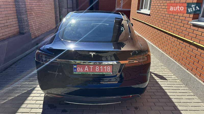 Ліфтбек Tesla Model S 2013 в Вінниці