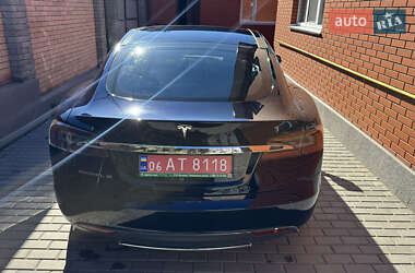 Лифтбек Tesla Model S 2013 в 