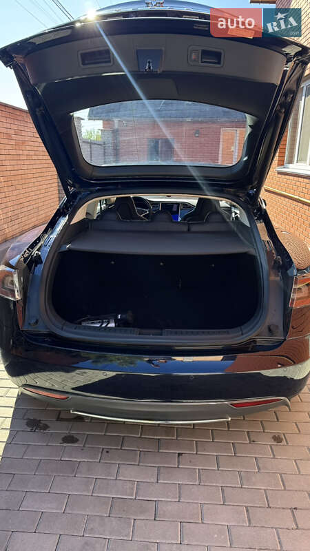 Ліфтбек Tesla Model S 2013 в Вінниці