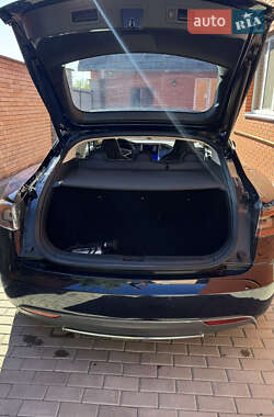 Лифтбек Tesla Model S 2013 в 