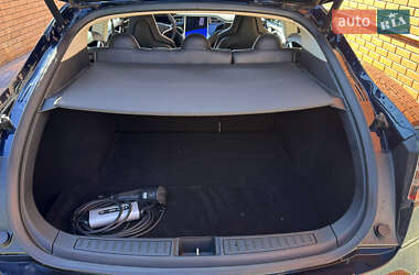 Лифтбек Tesla Model S 2013 в 