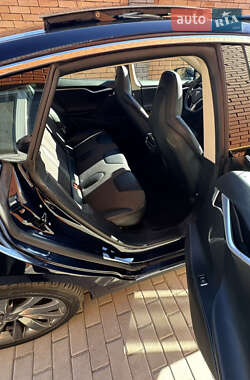 Лифтбек Tesla Model S 2013 в 