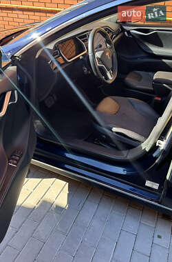 Лифтбек Tesla Model S 2013 в 
